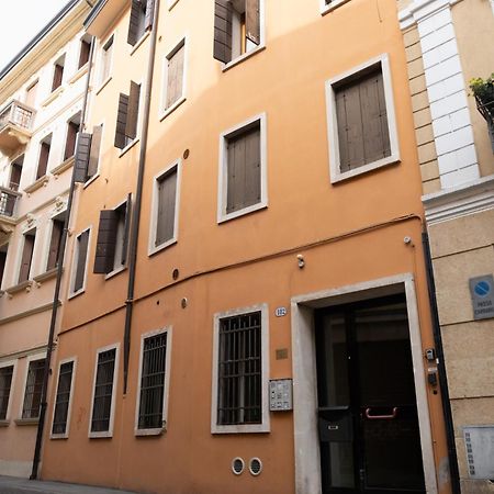 CentraleModerno Monolocale A 10 Passi Dal Centro Padova Luaran gambar