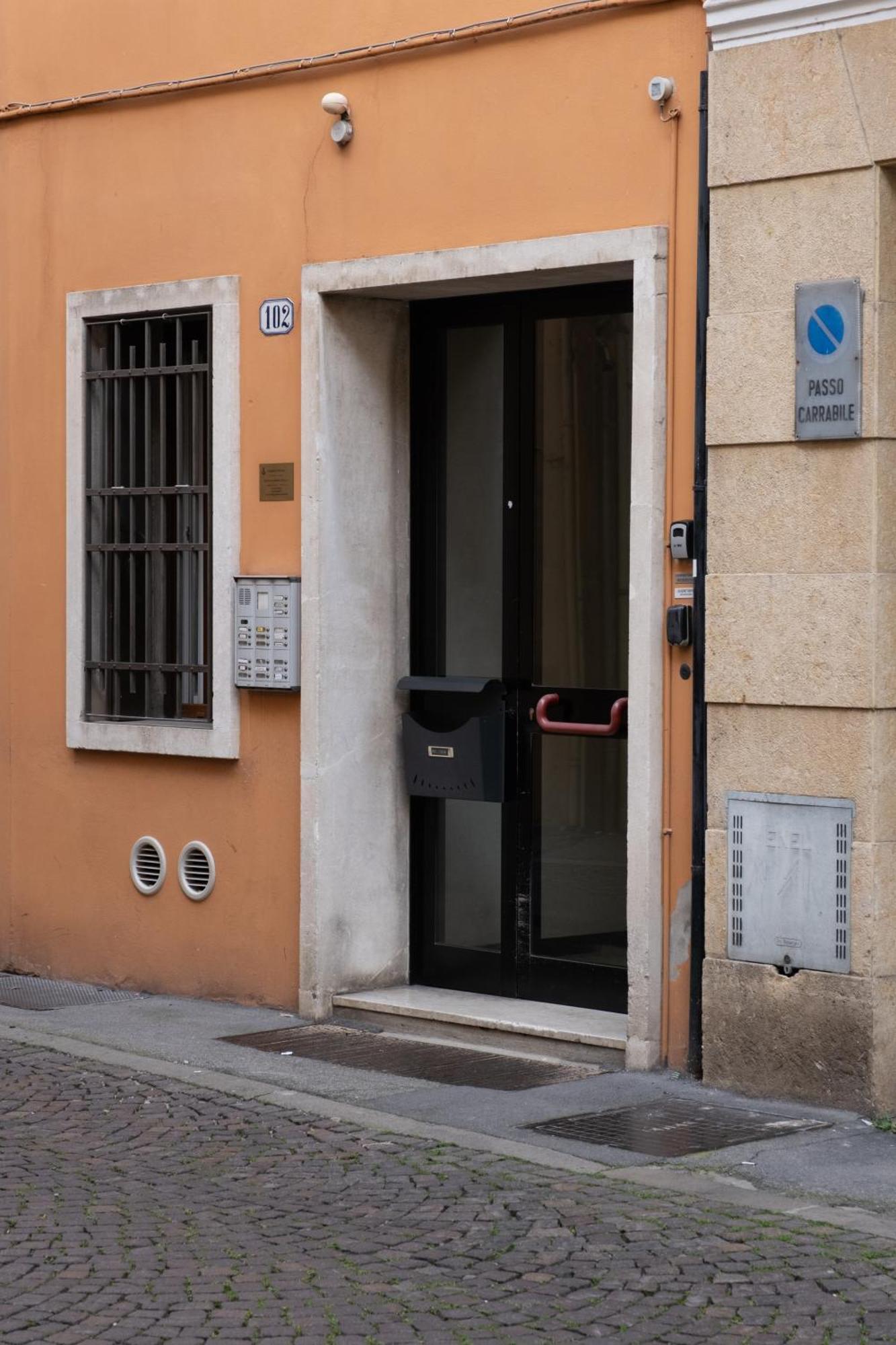 CentraleModerno Monolocale A 10 Passi Dal Centro Padova Luaran gambar
