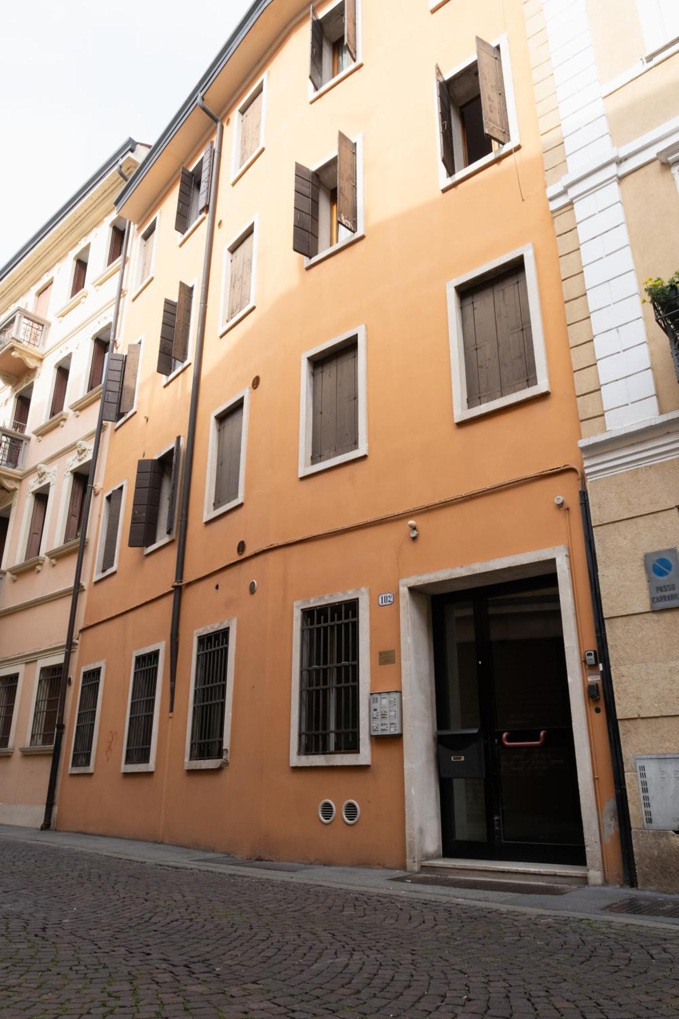 CentraleModerno Monolocale A 10 Passi Dal Centro Padova Luaran gambar